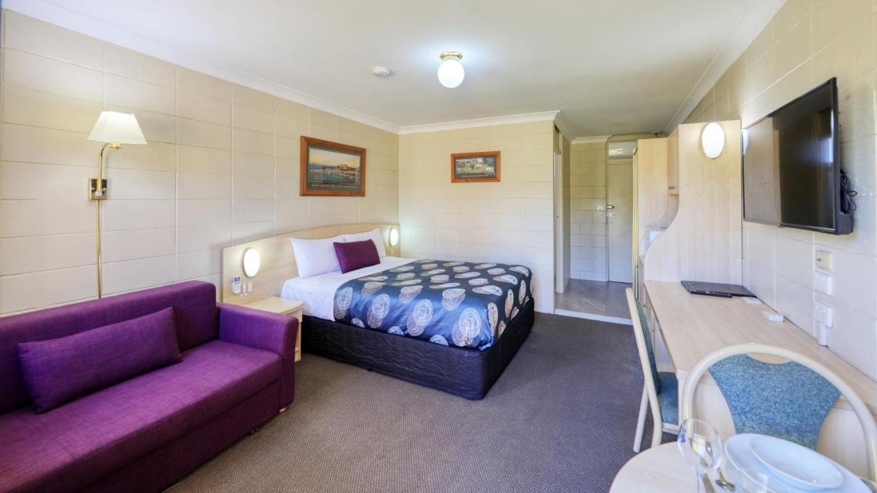 Cootamundra Gardens Motel Exterior photo