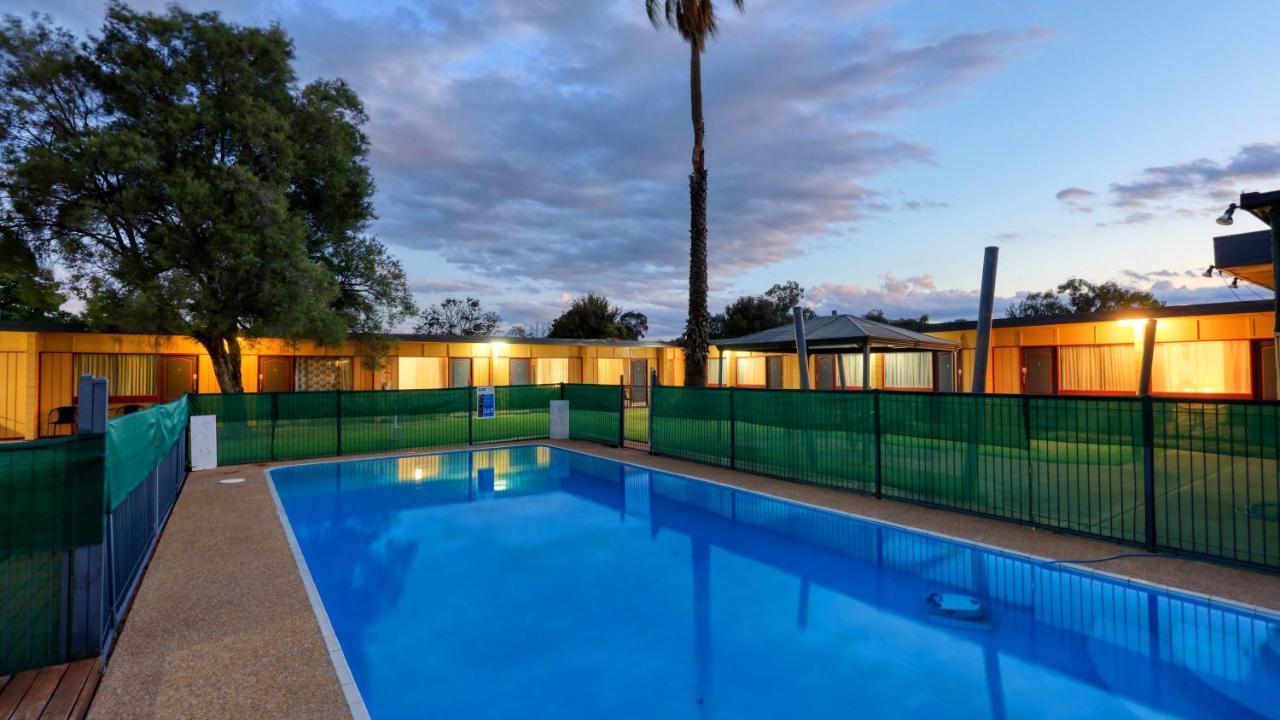 Cootamundra Gardens Motel Exterior photo
