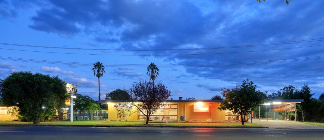 Cootamundra Gardens Motel Exterior photo