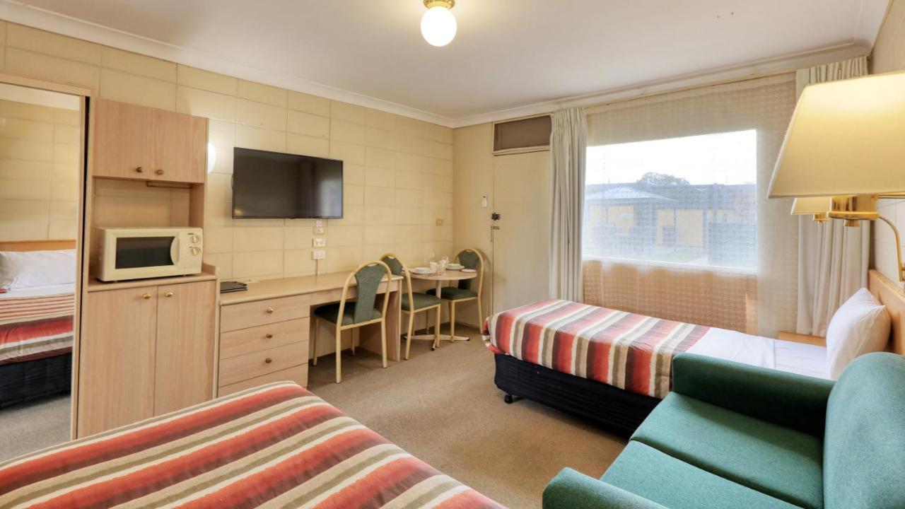 Cootamundra Gardens Motel Exterior photo