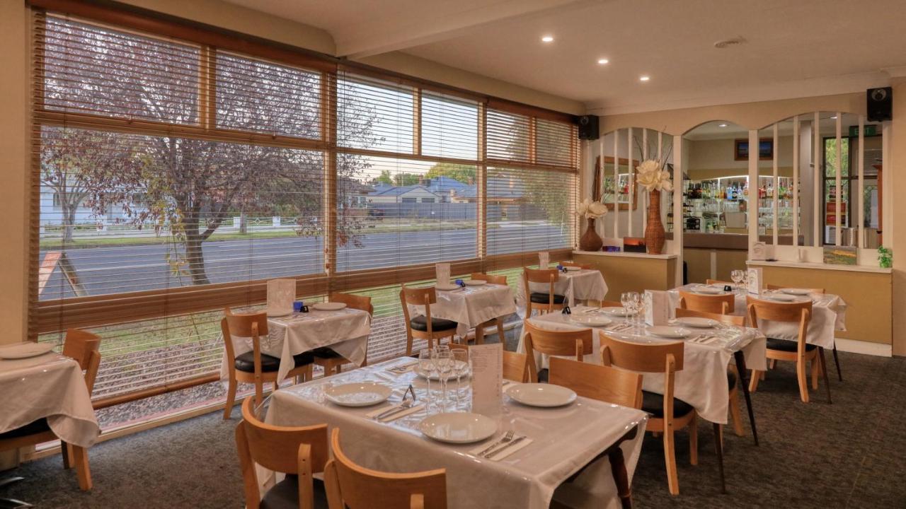 Cootamundra Gardens Motel Exterior photo