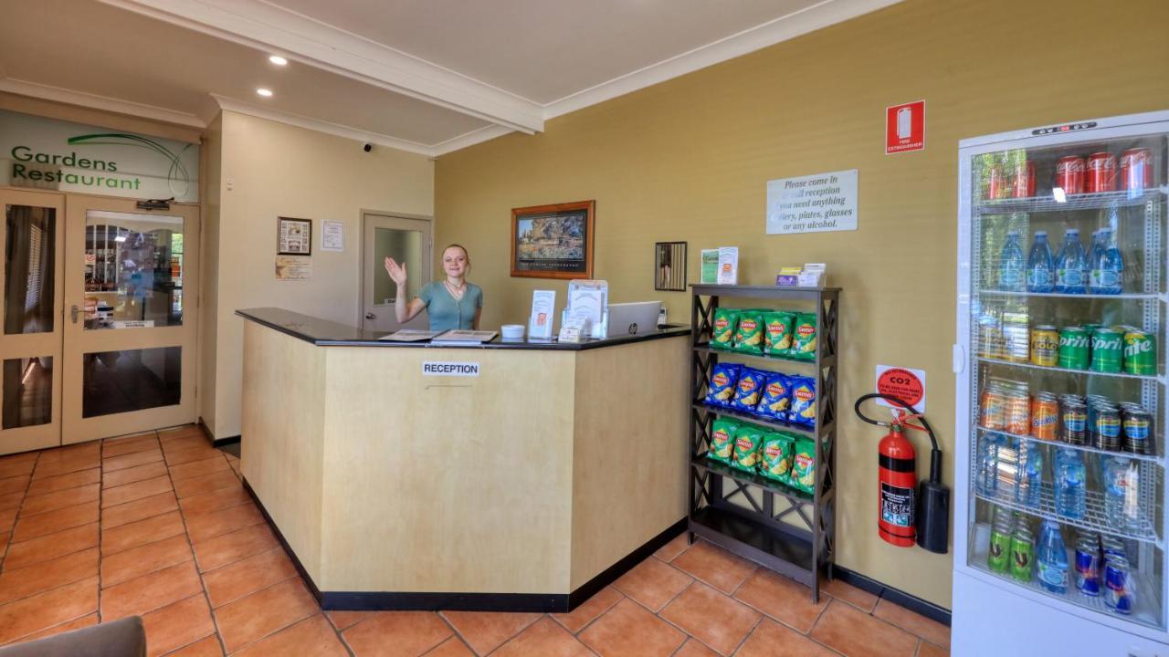 Cootamundra Gardens Motel Exterior photo